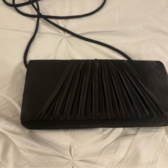 Elegant Black Evening Clutch - Picture 4 of 6